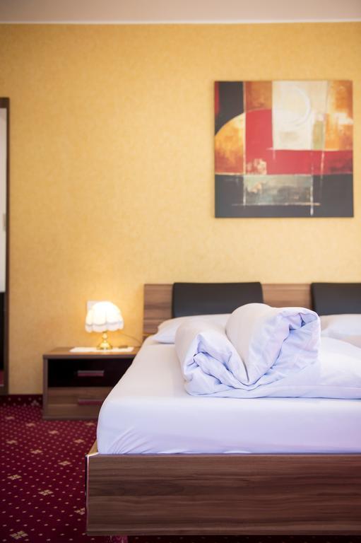 Hotel Sonnenberg Silandro Habitación foto